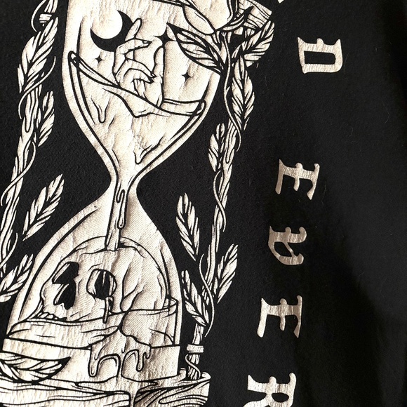 Long Sleeve Graphic Tee - Picture 1 of 13